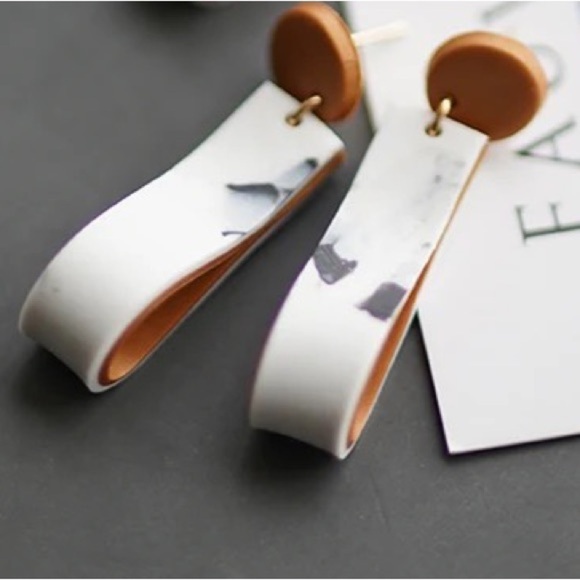 Summer Flower Statement Elegant Polymer Clay Earrings with plated gold stud loop - Picture 2 of 7